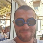 Laureato in giurisprudenza,offre lezioni di italiano,storia,filosofia ai ragazzi siti in napoli